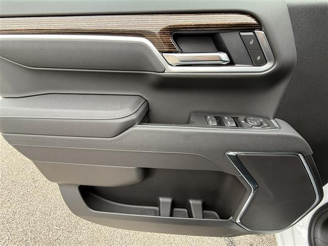 new 2025 GMC Sierra 1500 car, priced at $51,679