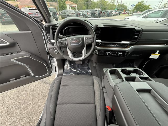 new 2025 GMC Sierra 1500 car, priced at $51,679