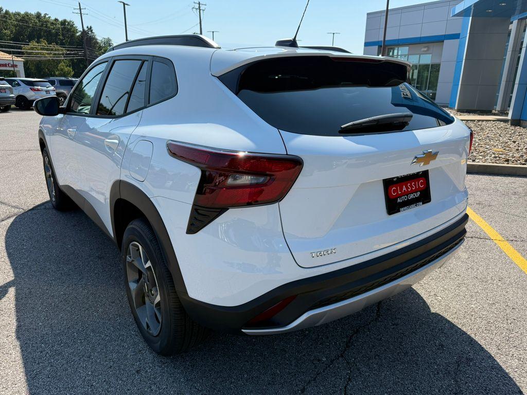 new 2025 Chevrolet Trax car, priced at $24,285