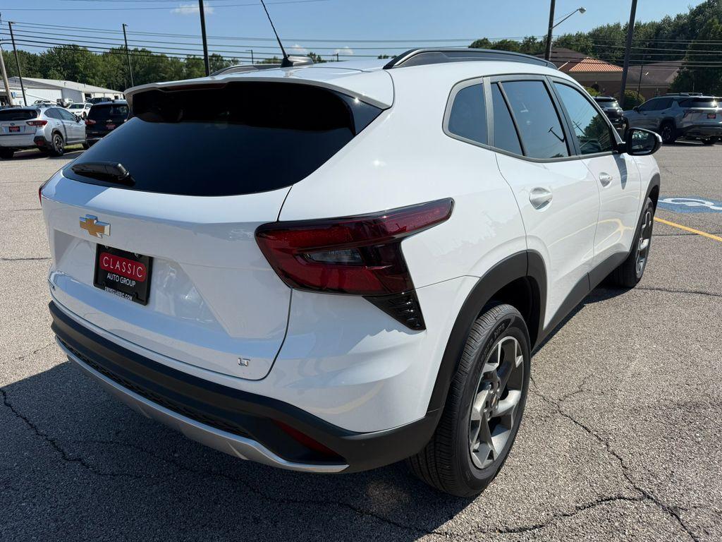 new 2025 Chevrolet Trax car, priced at $24,285