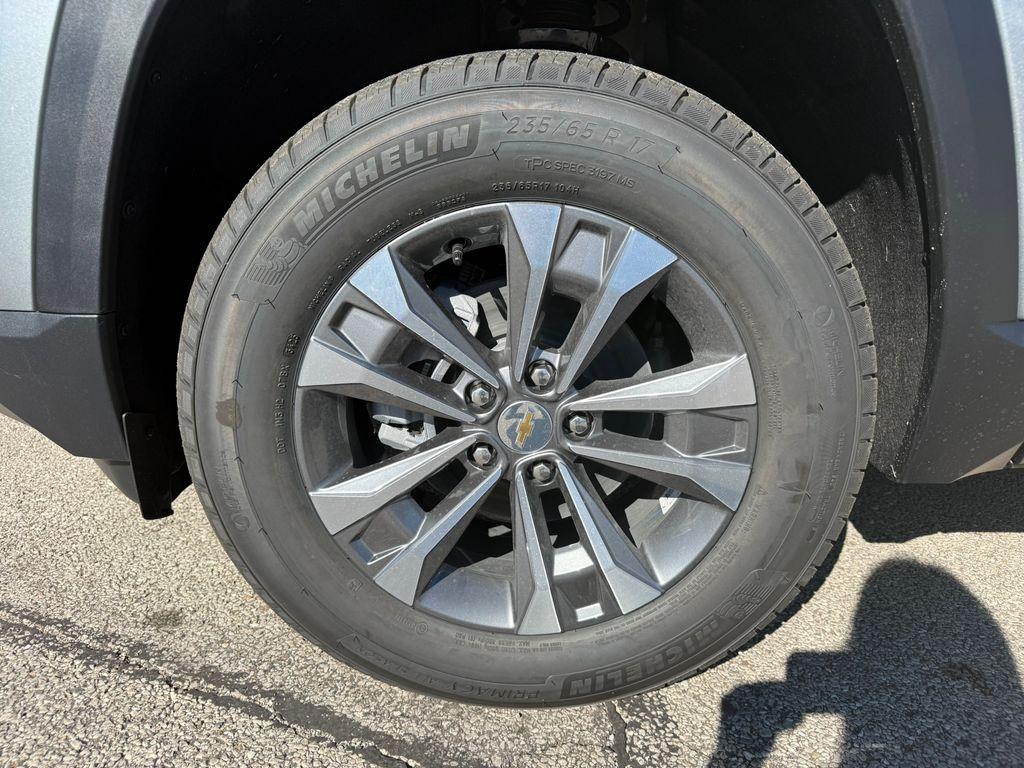 new 2026 Chevrolet Equinox car, priced at $31,999