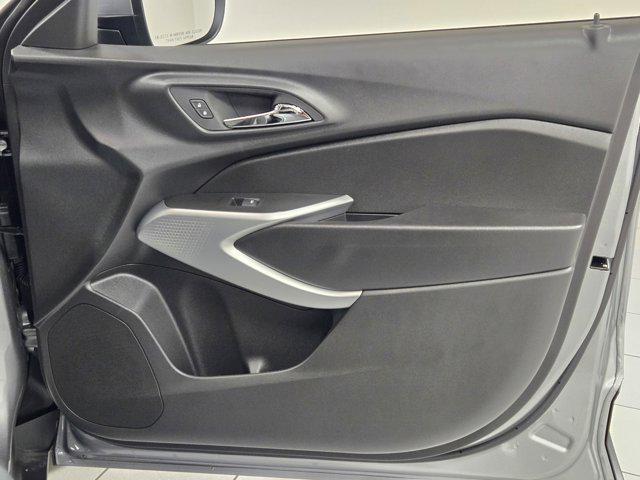 new 2025 Chevrolet Trax car, priced at $22,032