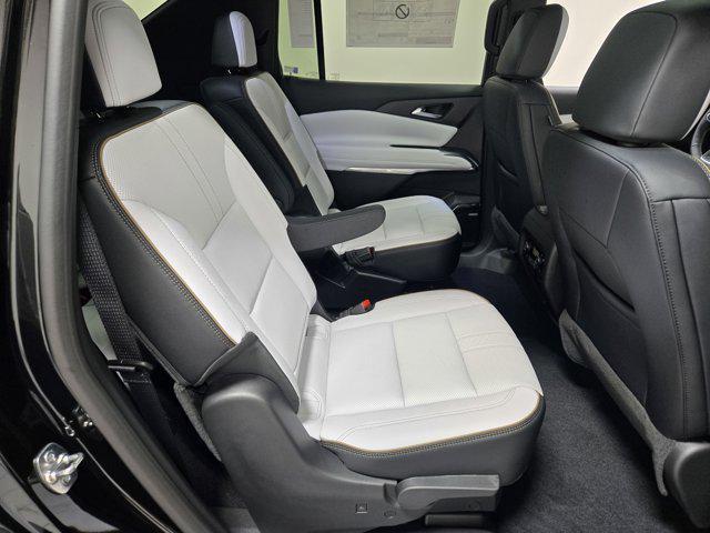 new 2025 Chevrolet Traverse car, priced at $57,324