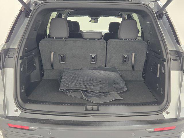 new 2025 Chevrolet Traverse car, priced at $45,576