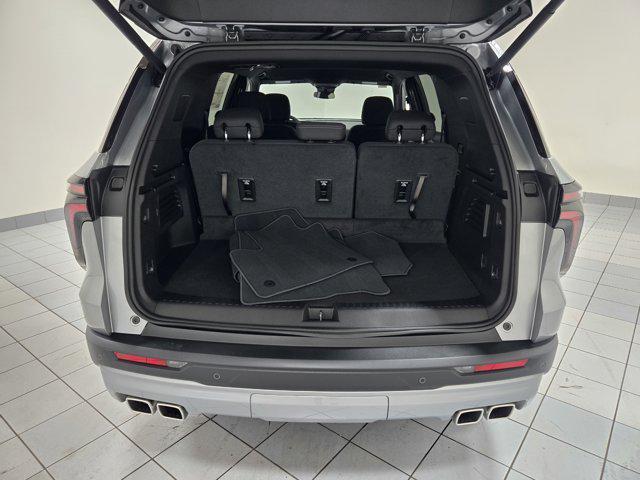new 2025 Chevrolet Traverse car, priced at $41,901