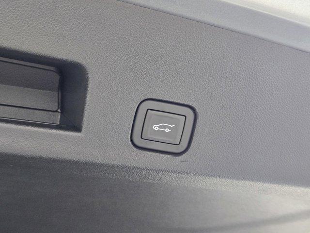 new 2025 Chevrolet Traverse car, priced at $41,901