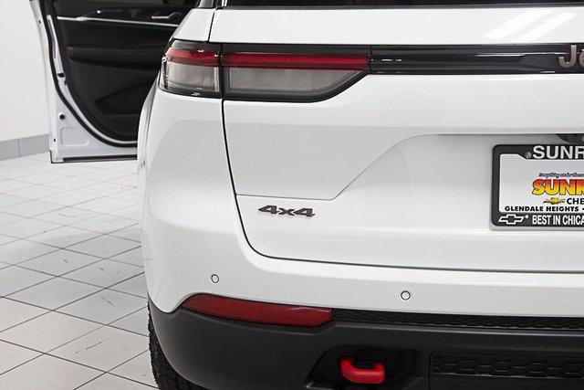 used 2022 Jeep Grand Cherokee car, priced at $35,477