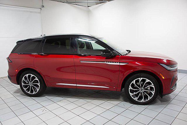 used 2024 Lincoln Nautilus car, priced at $45,986