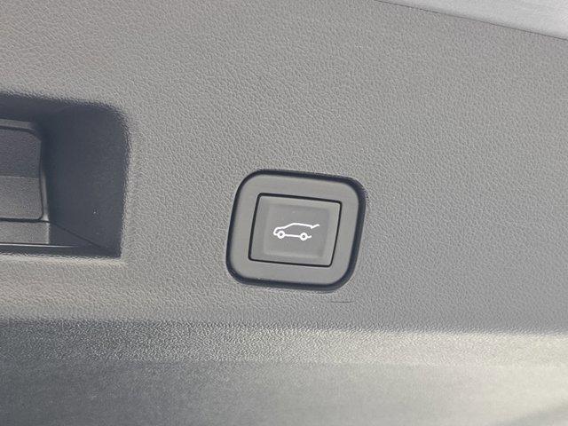 new 2025 Chevrolet Traverse car, priced at $41,396