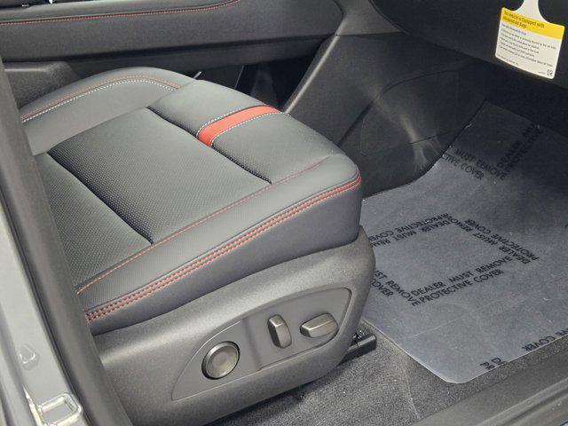 new 2025 Chevrolet Traverse car, priced at $57,069