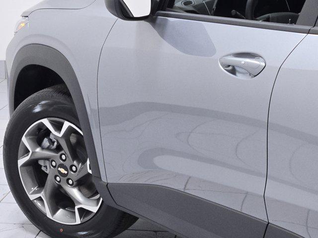 new 2025 Chevrolet Trax car, priced at $24,012