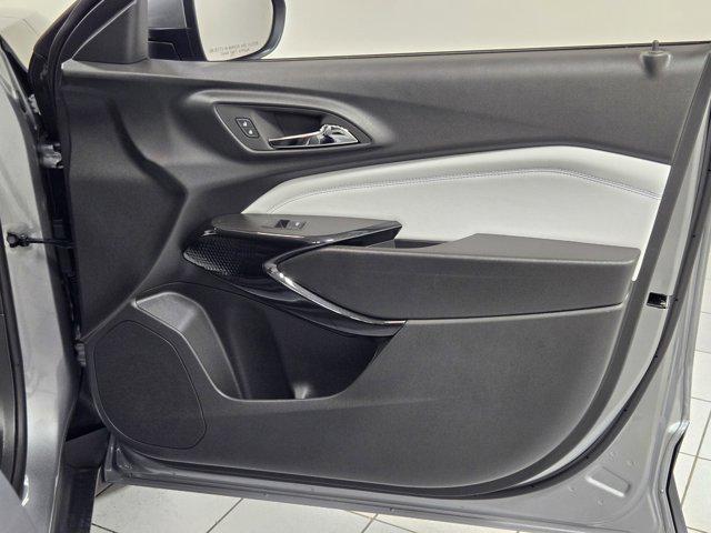 new 2025 Chevrolet Trax car, priced at $24,012