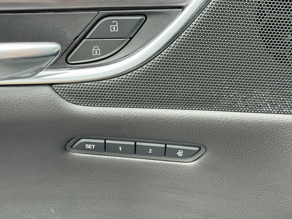 used 2019 Cadillac XT5 car, priced at $21,514