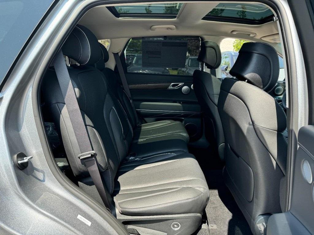 new 2025 Genesis GV80 car, priced at $77,084