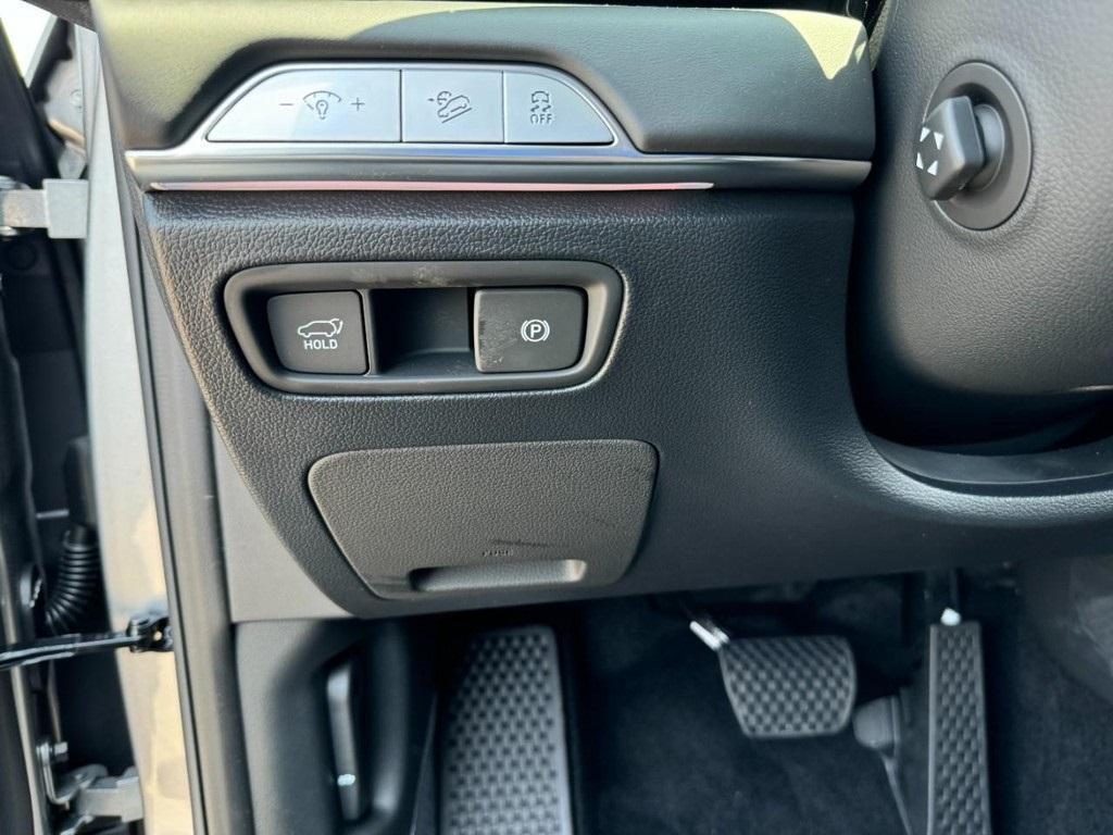 new 2025 Genesis GV80 car, priced at $77,084