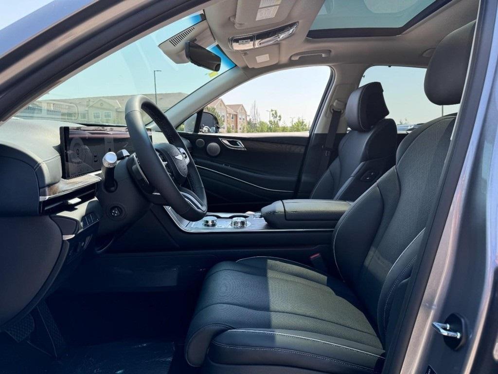 new 2025 Genesis GV80 car, priced at $77,084