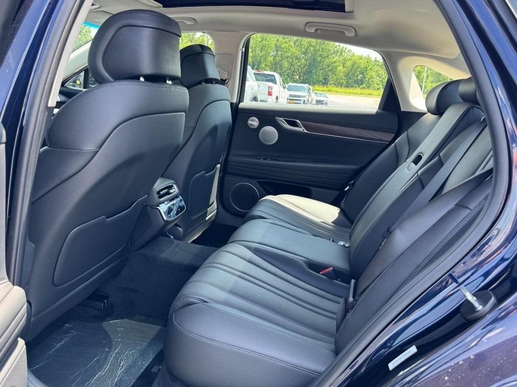 new 2025 Genesis G80 car, priced at $64,075