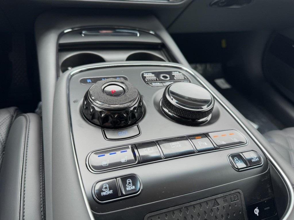 new 2026 Genesis G90 car, priced at $108,160