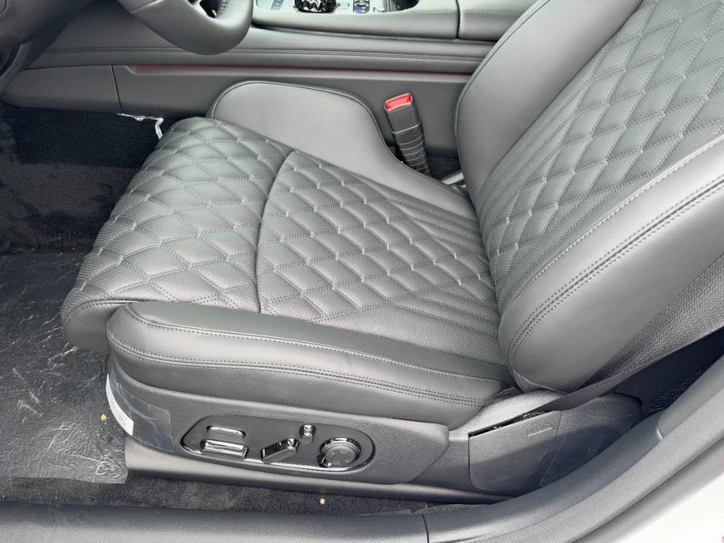 new 2026 Genesis G90 car, priced at $108,160