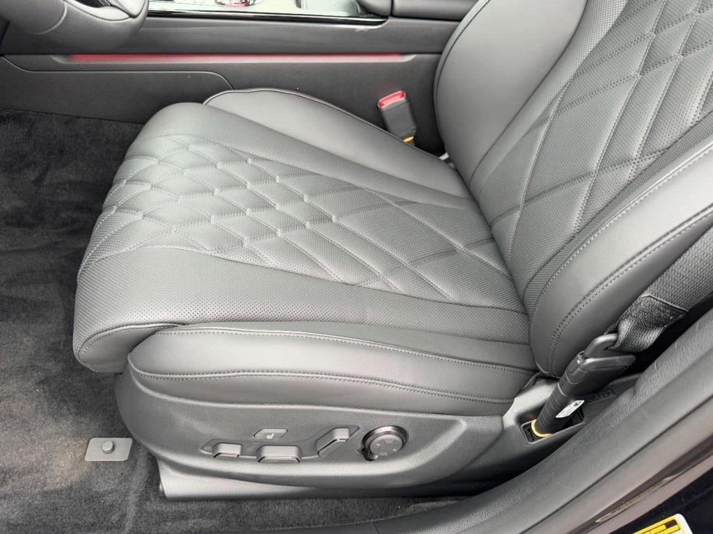 new 2026 Genesis G80 car, priced at $81,785