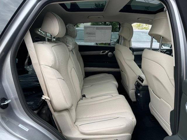 new 2025 Genesis GV80 car, priced at $77,084
