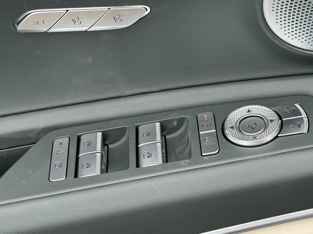 new 2025 Genesis GV80 car, priced at $77,084