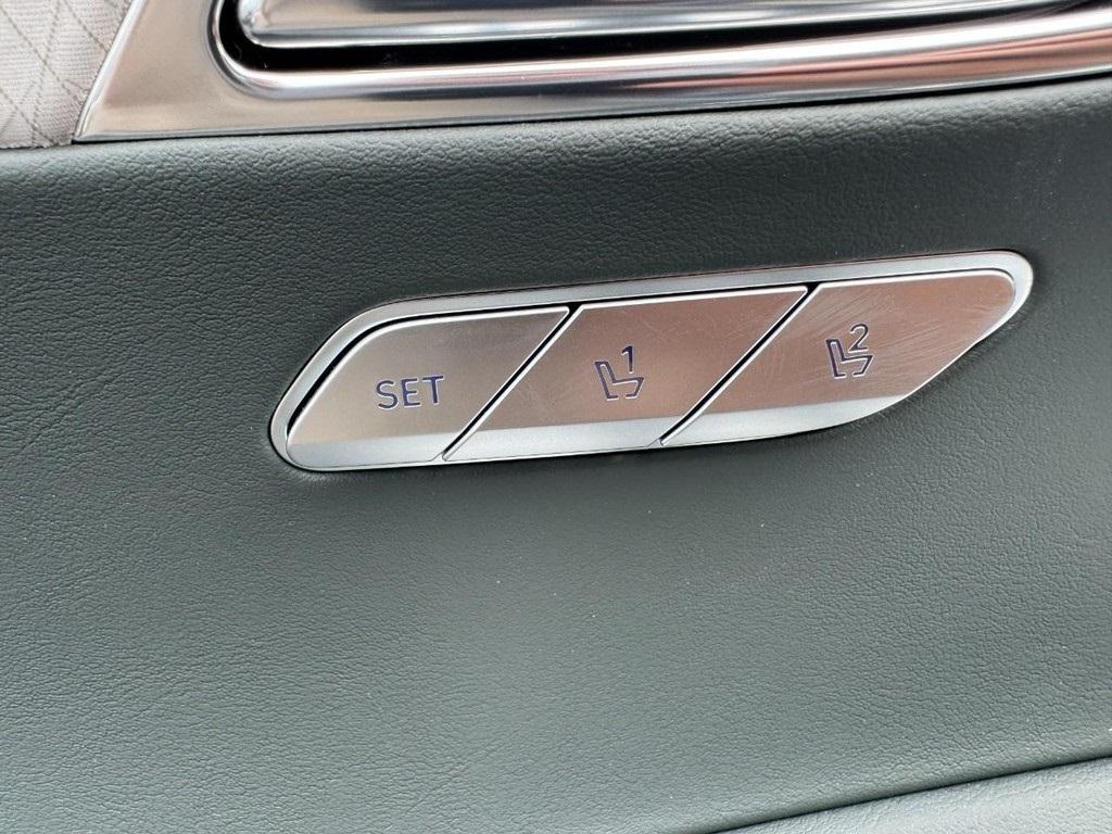 new 2025 Genesis GV80 car, priced at $77,034