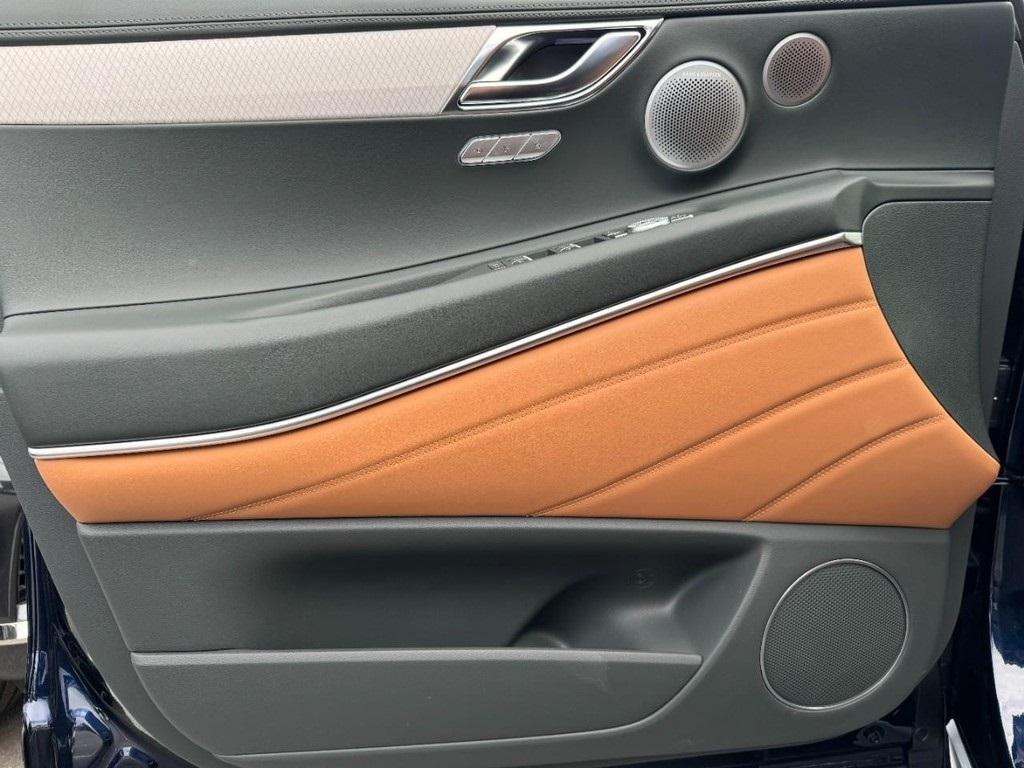 new 2025 Genesis GV80 car, priced at $77,034