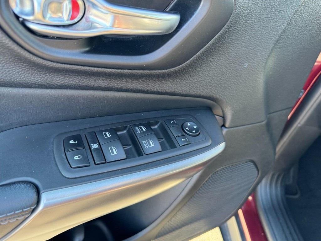 used 2021 Jeep Cherokee car, priced at $17,995