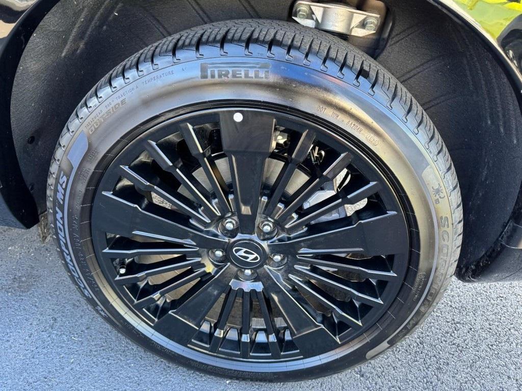 used 2025 Hyundai SANTA FE HEV car, priced at $39,977