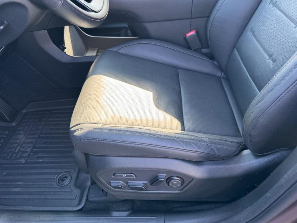 used 2025 Hyundai SANTA FE HEV car, priced at $39,977