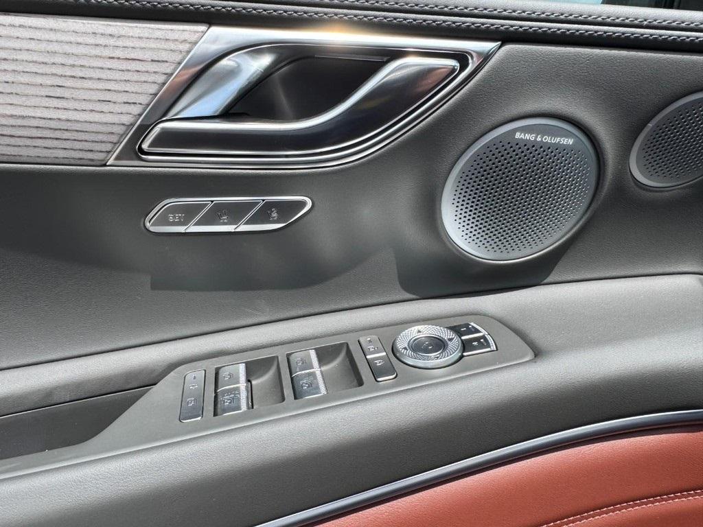 new 2025 Genesis GV80 car, priced at $82,674