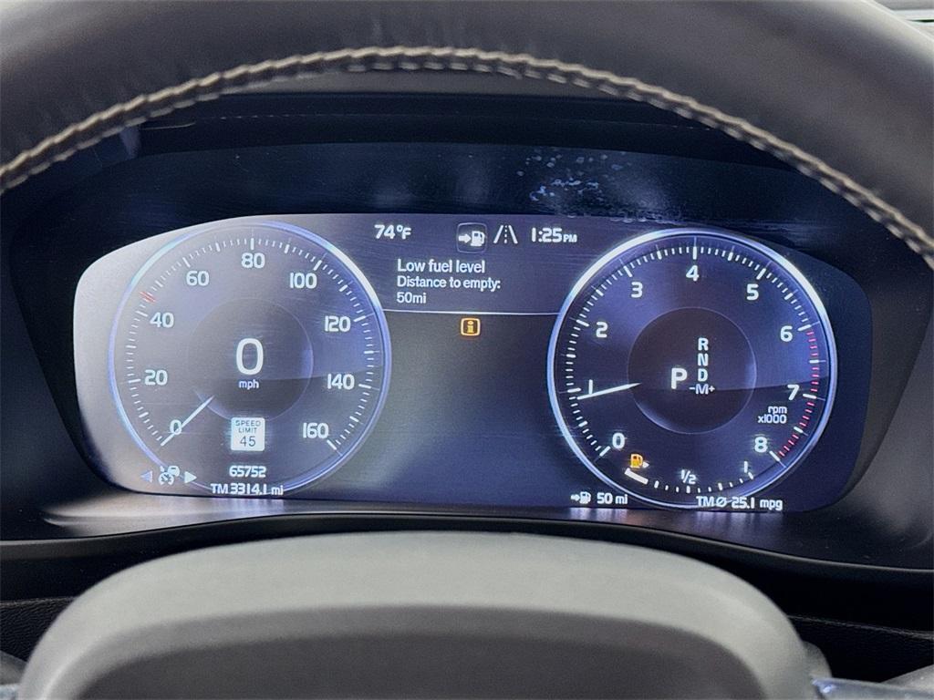 used 2021 Volvo XC40 car, priced at $24,390