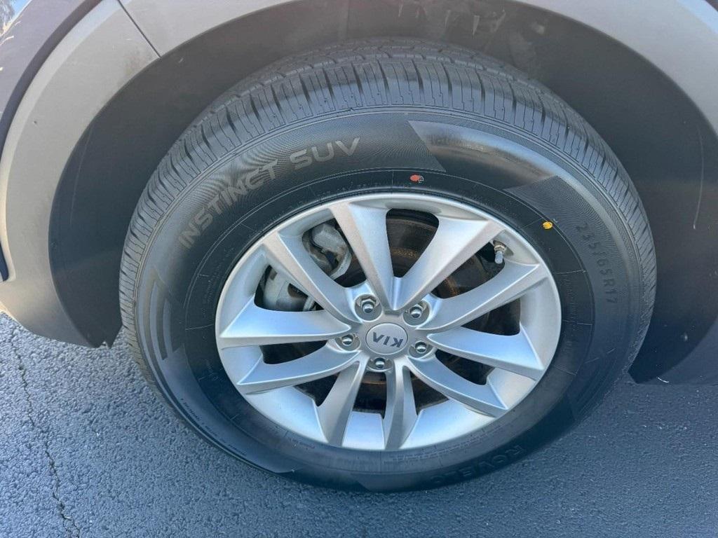 used 2016 Kia Sorento car, priced at $8,477