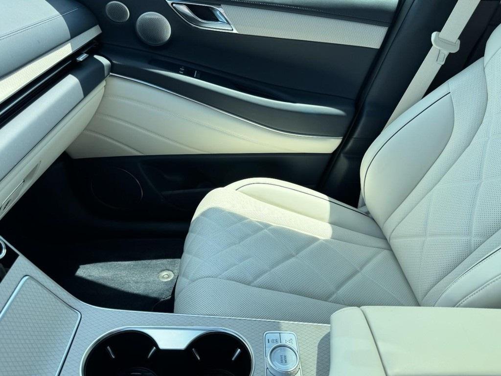 new 2025 Genesis GV80 car, priced at $82,745