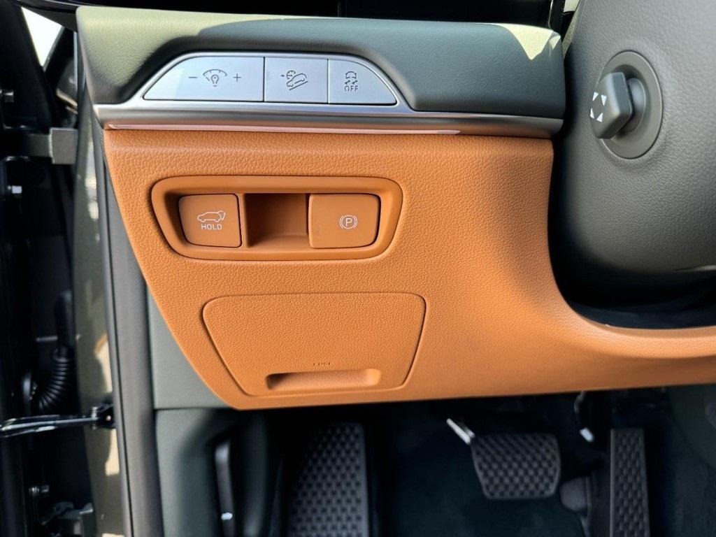 new 2025 Genesis GV80 car, priced at $77,389