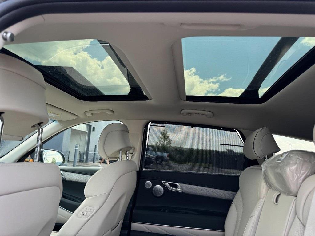 new 2025 Genesis GV80 car, priced at $77,024