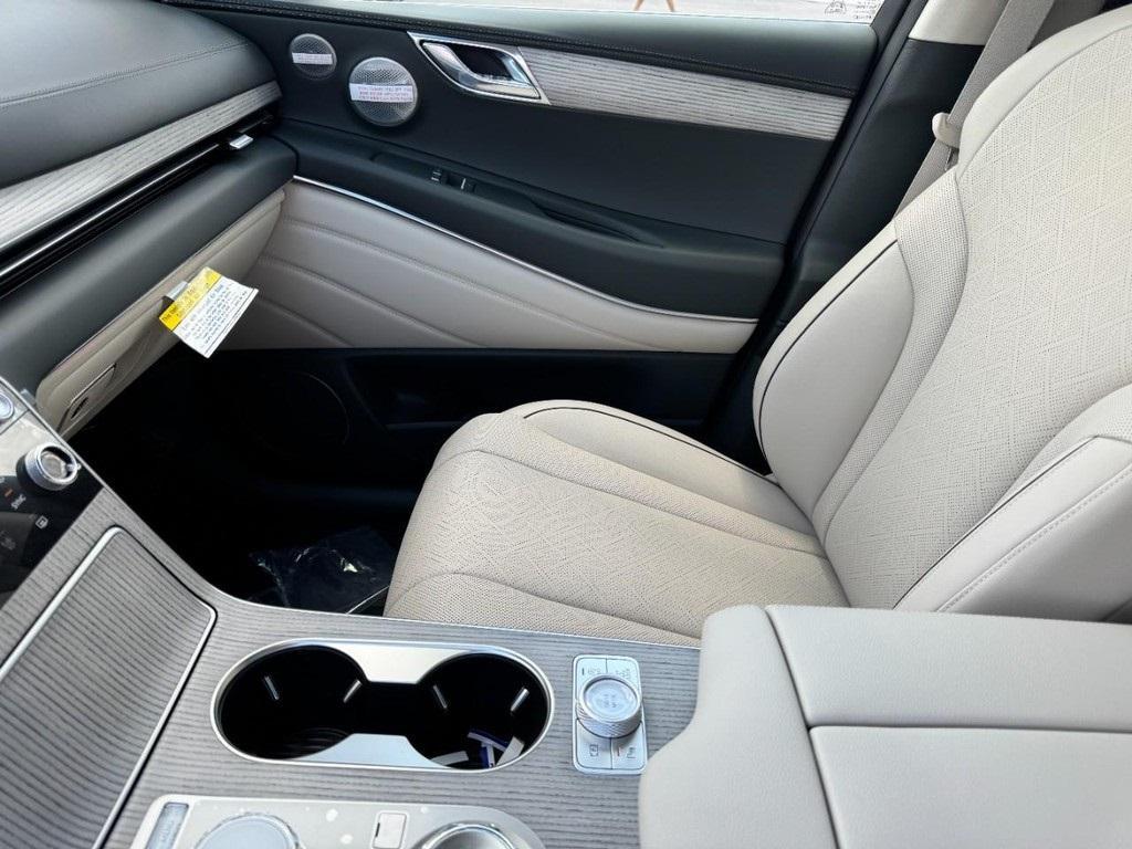 new 2025 Genesis GV80 car, priced at $77,024
