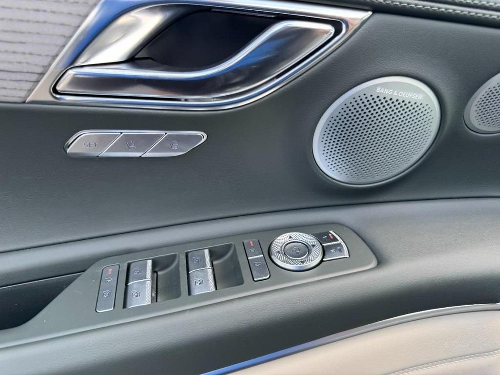 new 2025 Genesis GV80 car, priced at $77,024