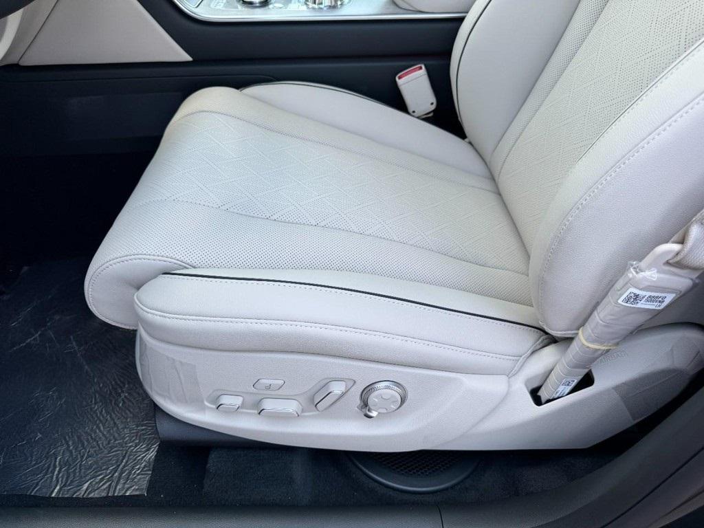 new 2025 Genesis GV80 car, priced at $77,024