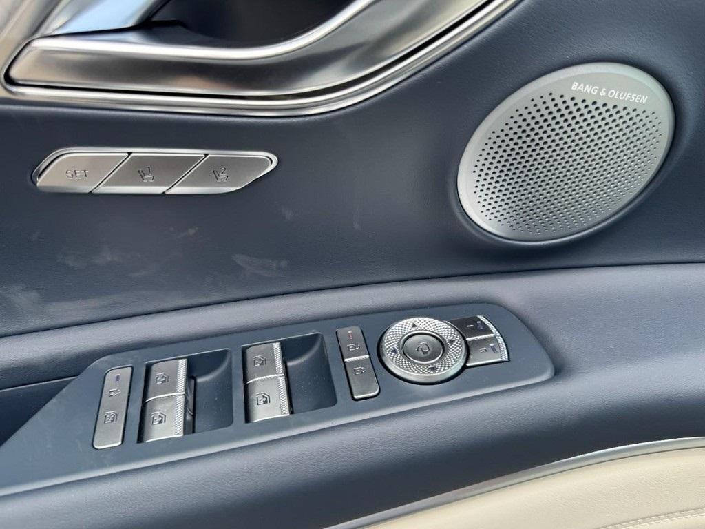 new 2025 Genesis GV80 car, priced at $82,954