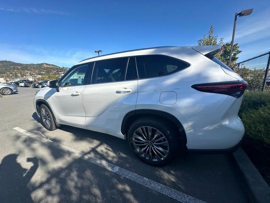 used 2021 Toyota Highlander car, priced at $42,491