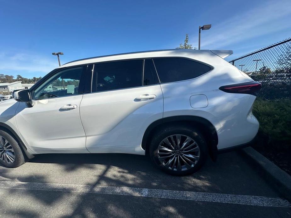 used 2021 Toyota Highlander car, priced at $42,491