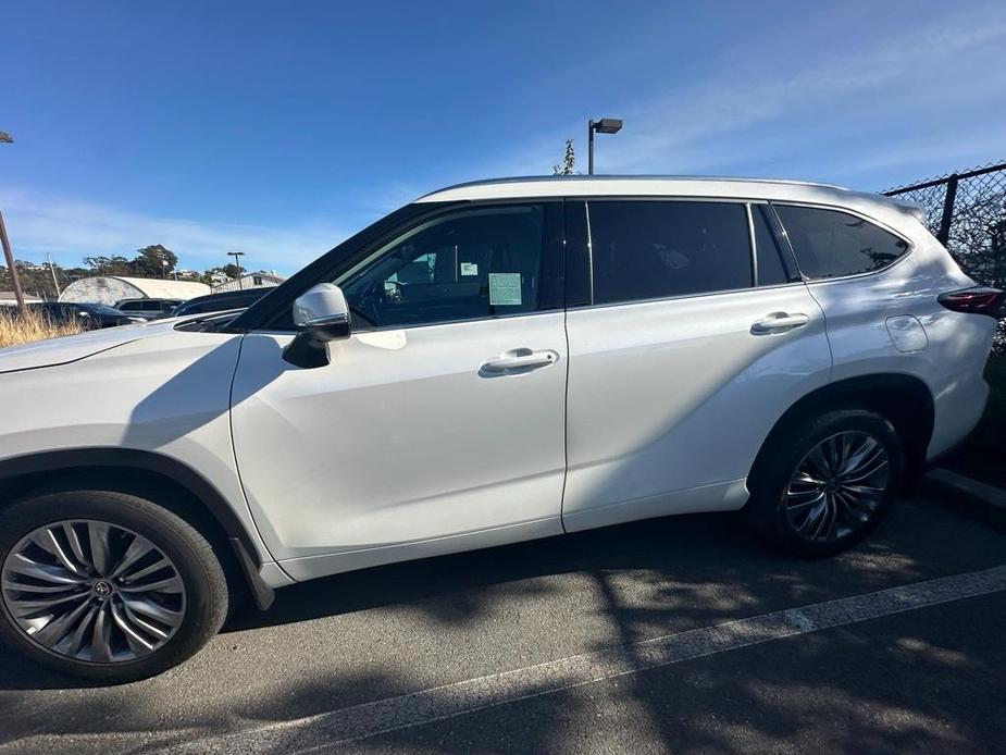 used 2021 Toyota Highlander car, priced at $42,491