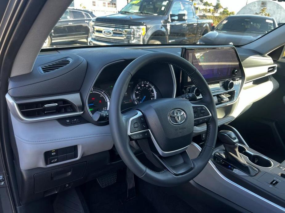 used 2024 Toyota Highlander Hybrid car, priced at $43,991