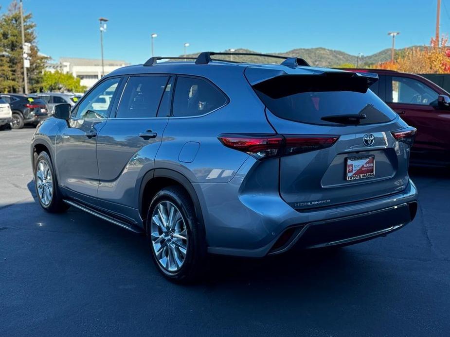 used 2020 Toyota Highlander Hybrid car, priced at $40,991