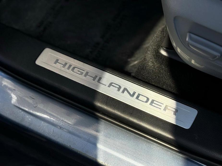 used 2020 Toyota Highlander Hybrid car, priced at $40,991