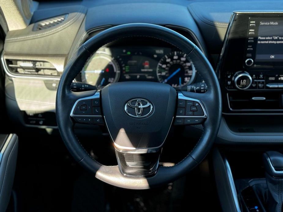 used 2020 Toyota Highlander Hybrid car, priced at $40,991