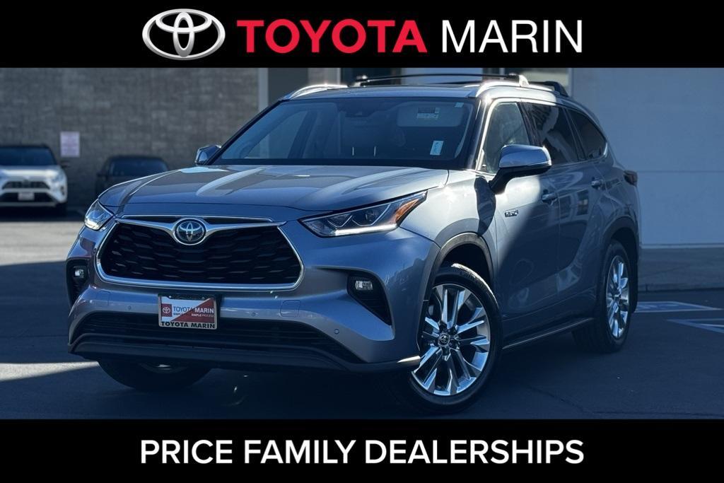 used 2020 Toyota Highlander Hybrid car, priced at $40,991