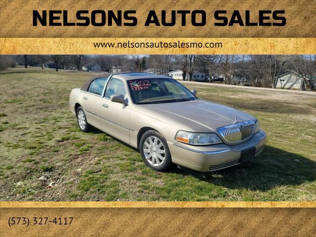 used 2007 Lincoln Town Car car, priced at $6,995